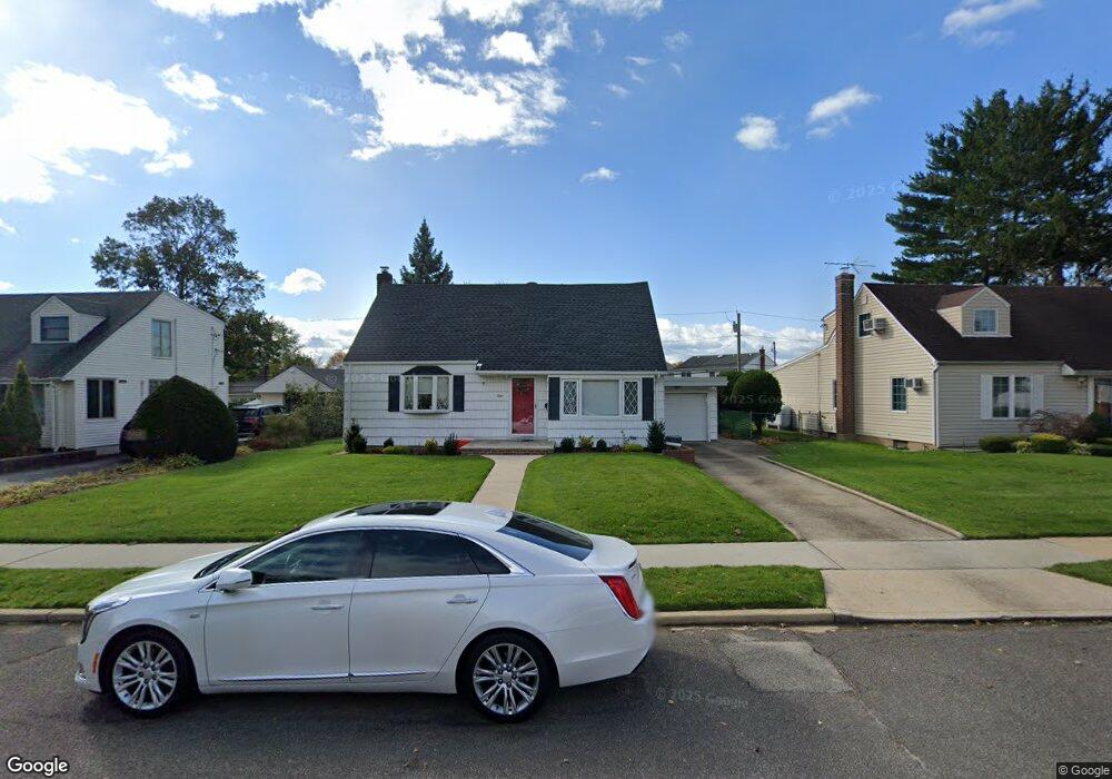 1041 Robin Rd, Franklin Square, NY 11010 - photo 1