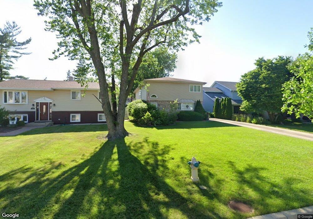 520 N Evergreen Ave, Elmhurst, IL 60126 - photo 1