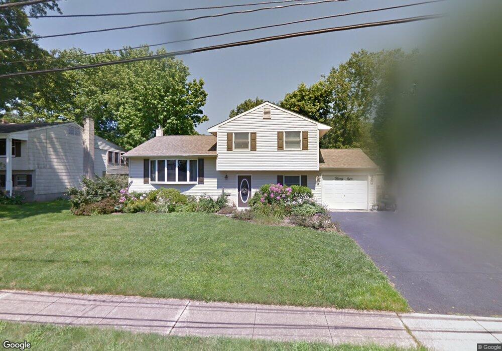 28 Hedgerow Dr, Morrisville, PA 19067 - photo 1