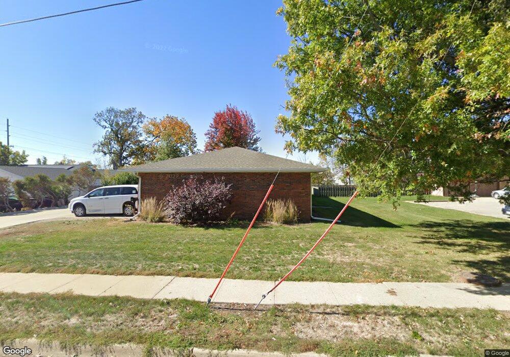 409 W 16th St N, Newton, IA 50208 - photo 1