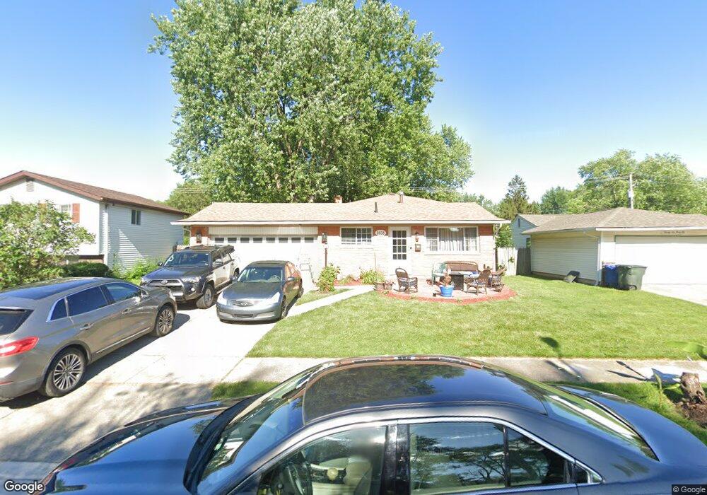 2638 Hubbell Rd, Columbus, OH 43232 - photo 1