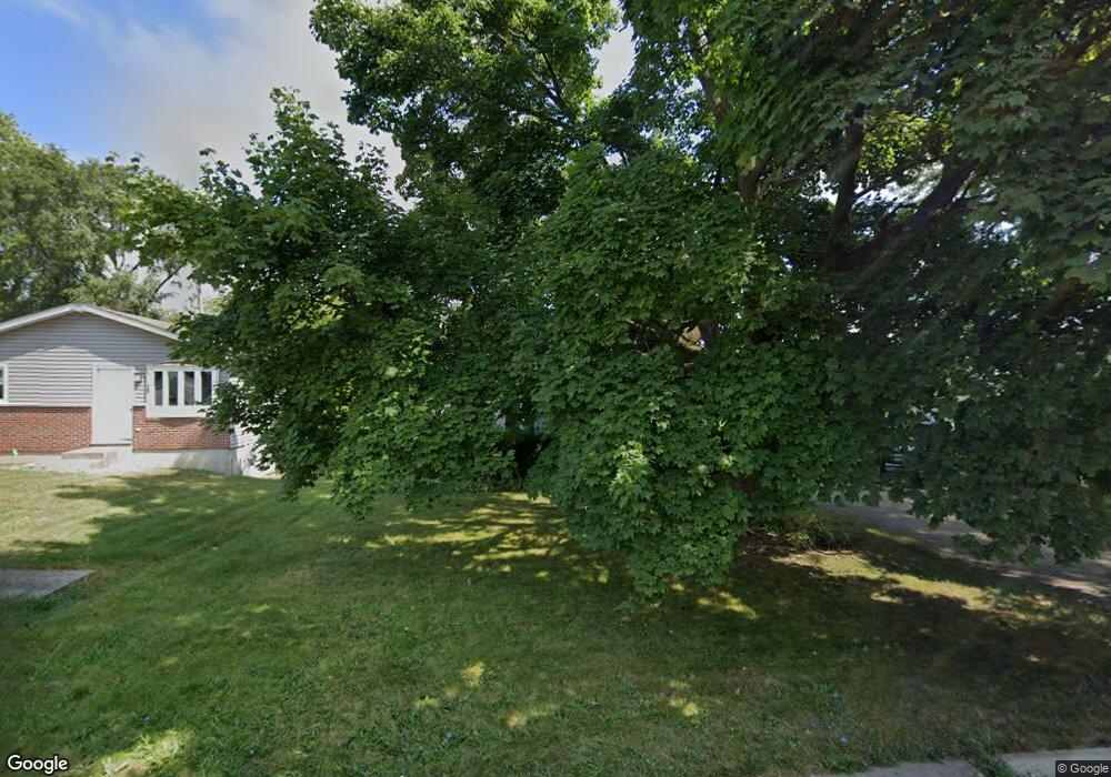 27 N Pioneer Rd, Waukegan, IL 60085 - photo 1