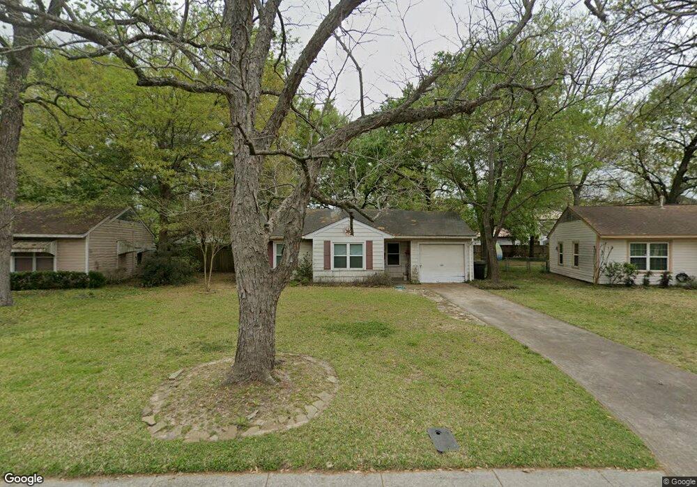 1623 Saxon Dr, Houston, TX 77018 - photo 1