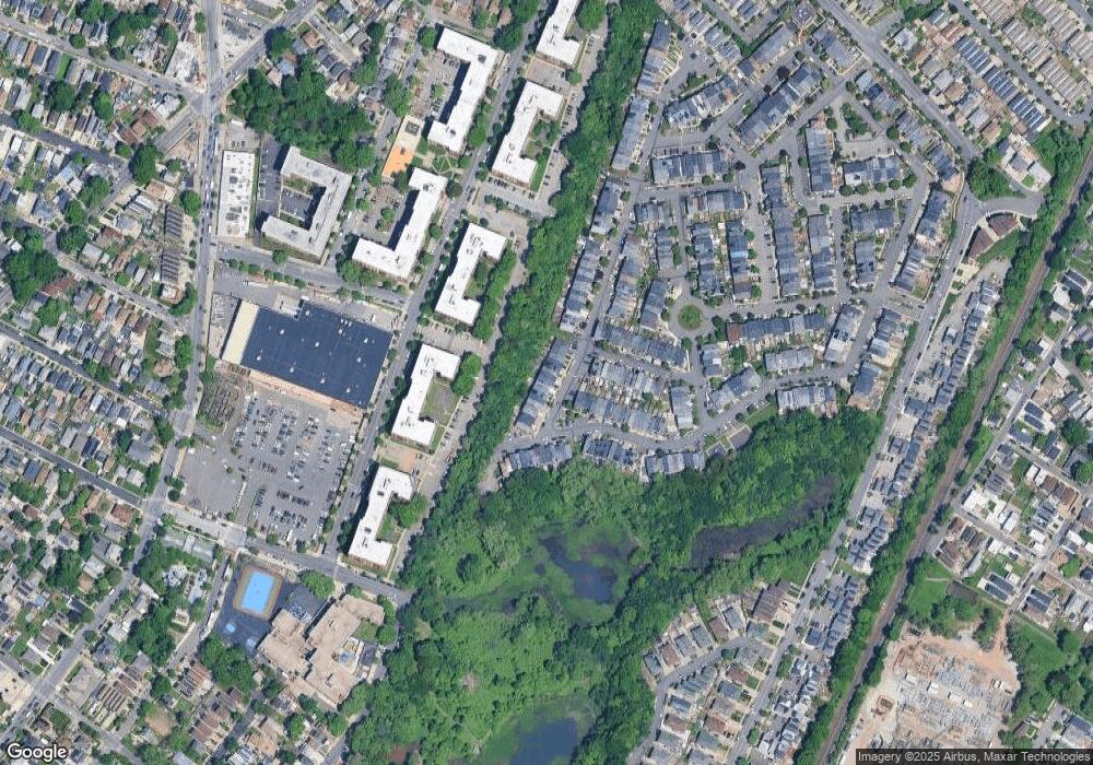 156 Long Pond Ln, Staten Island, NY 10304 - photo 1