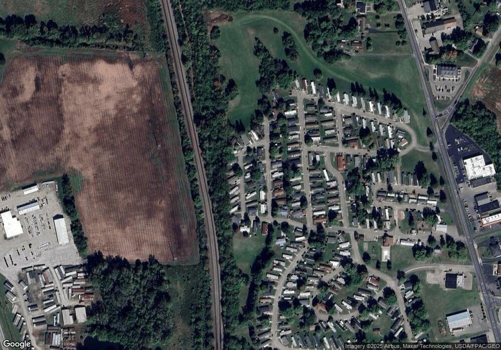 307 Mace Dr, Circleville, OH 43113 - photo 1