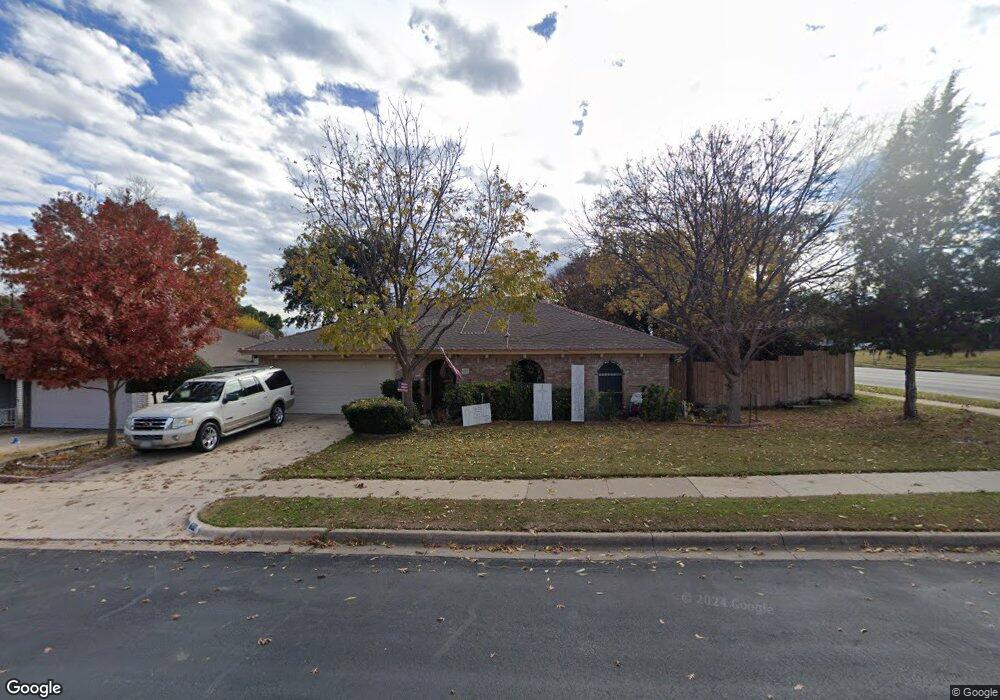 600 Spring Garden Dr, Bedford, TX 76021 - photo 1