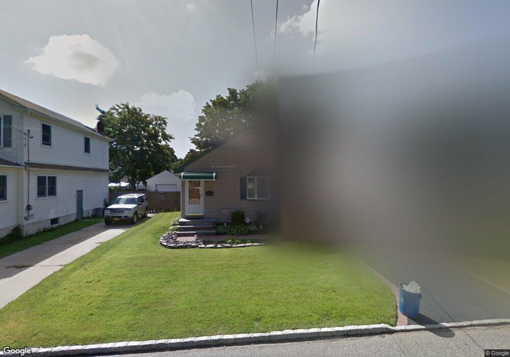 230 Florida Ave, Copiague, NY 11726 - photo 1