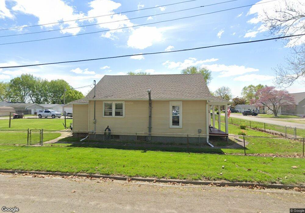 700 Oklahoma Ave, Lincoln, IL 62656 - photo 1