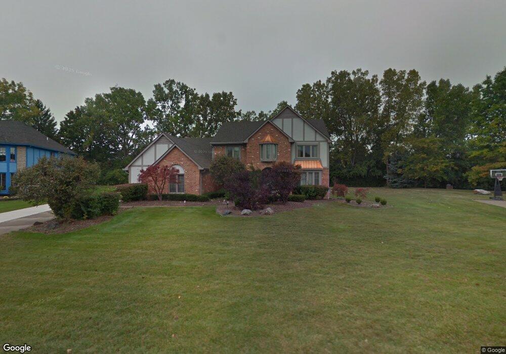 1644 Brandywine Dr, Bloomfield Hills, MI 48304 - photo 1