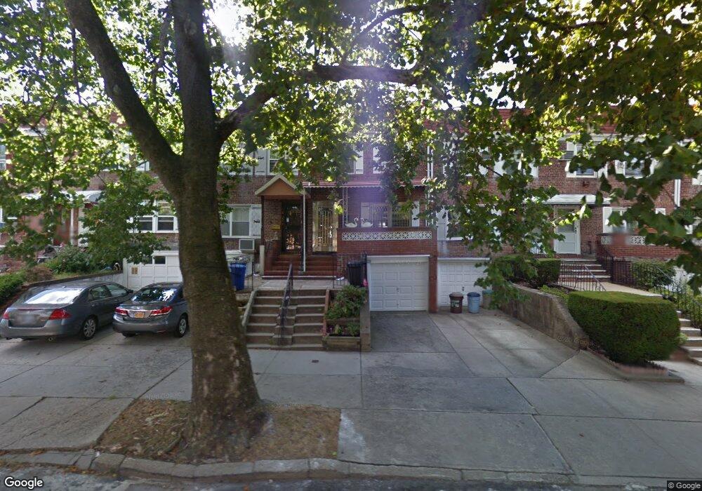 7018 175th St, Fresh Meadows, NY 11365 - photo 1