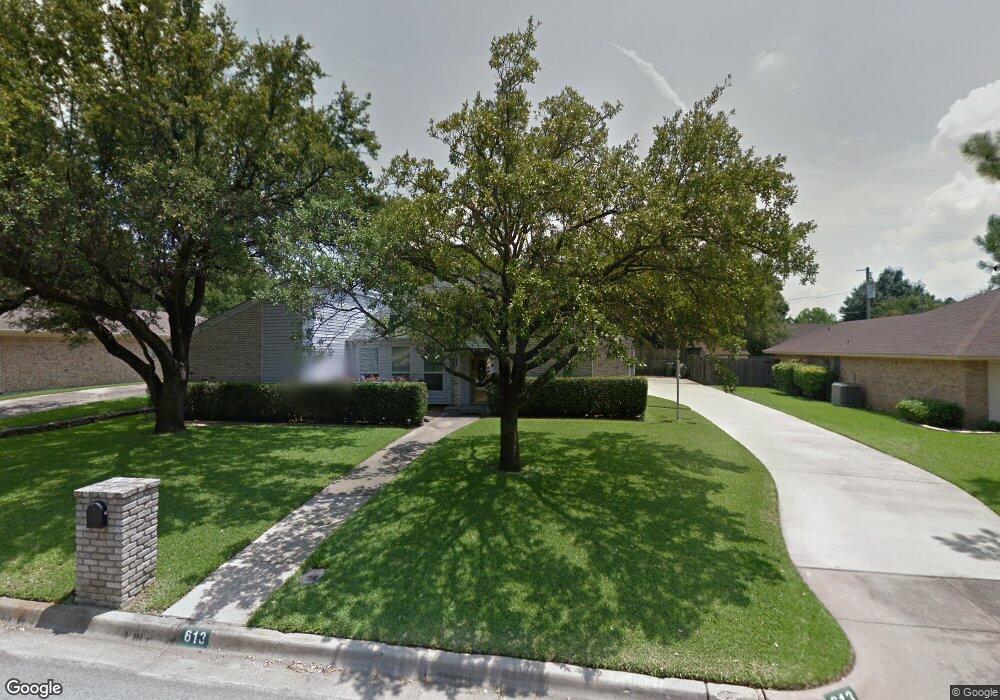 613 Cumberland Dr, Hurst, TX 76054 - photo 1