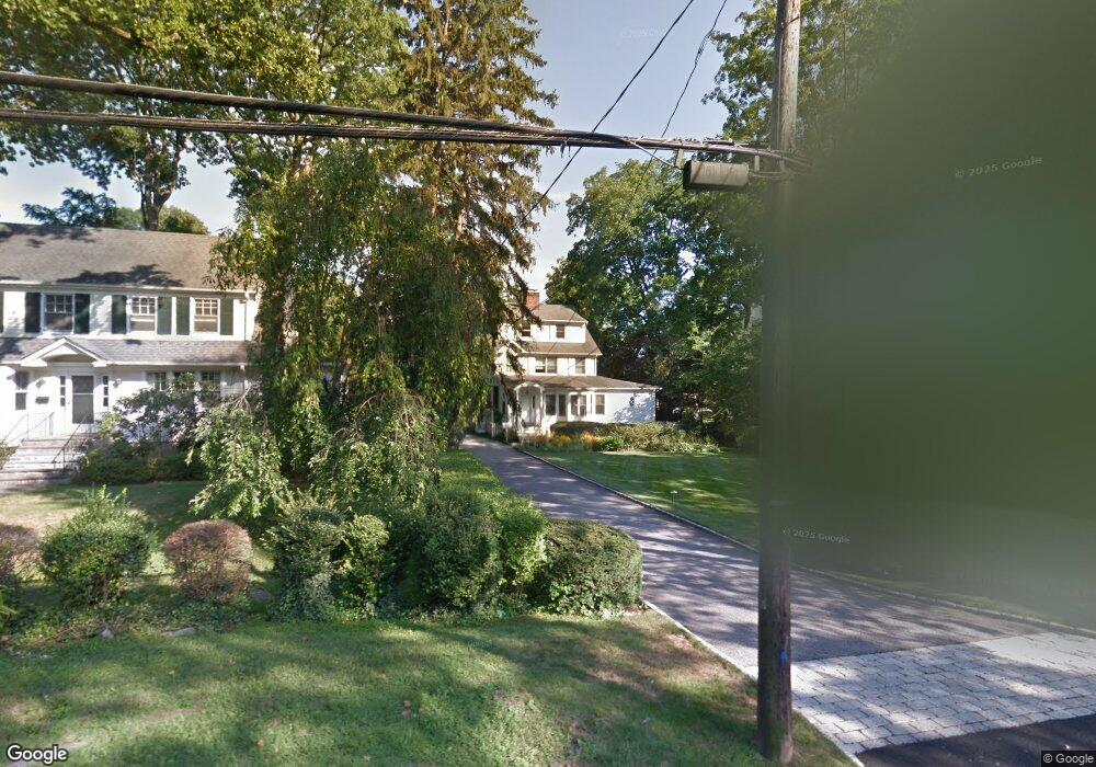 31 Rockland Ave, Larchmont, NY 10538 - photo 1