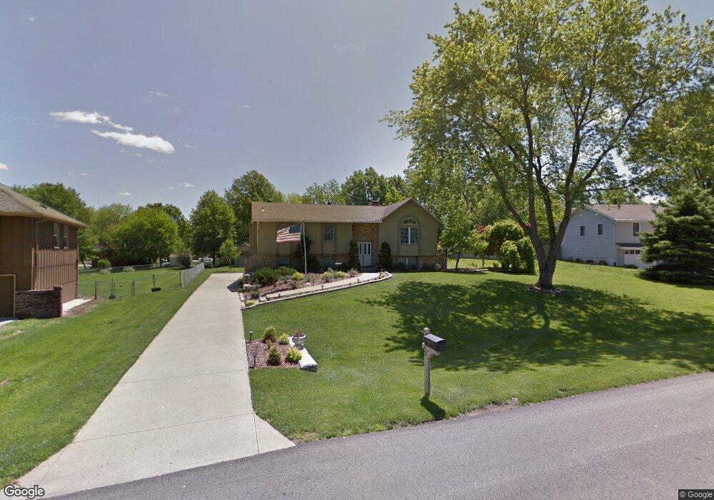 5635 Meadow Heights Dr, Shawnee, KS 66226 - photo 1