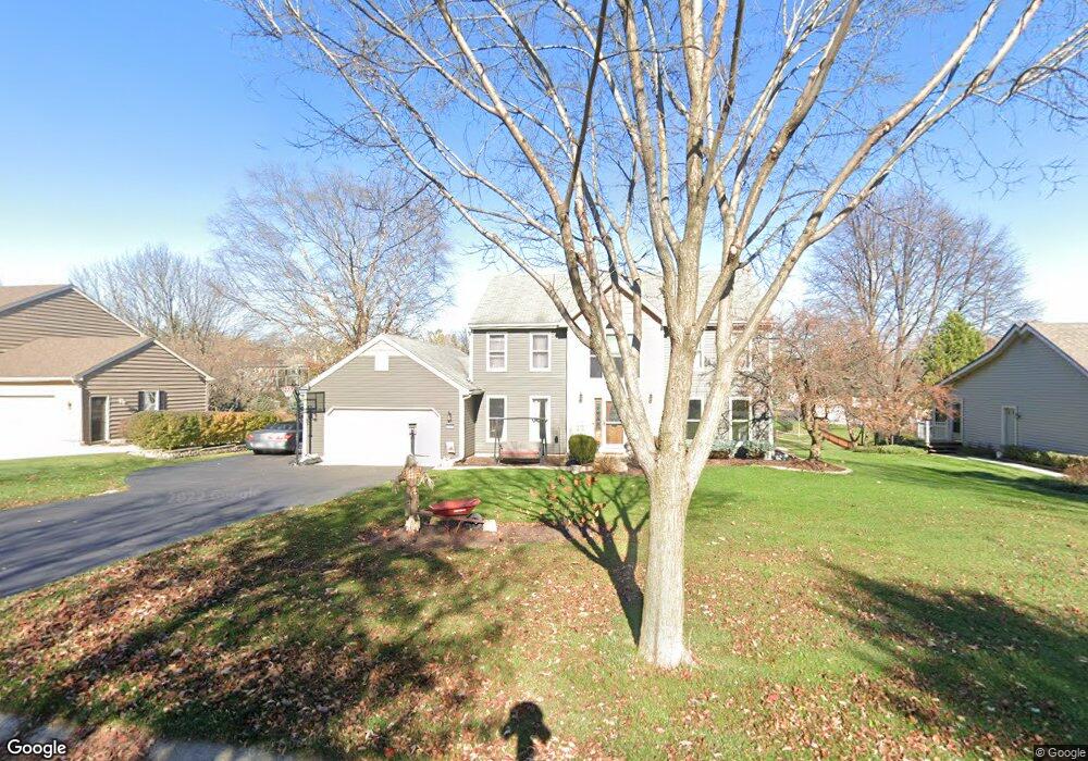 1310 Brandywine Cir, Algonquin, IL 60102 - photo 1