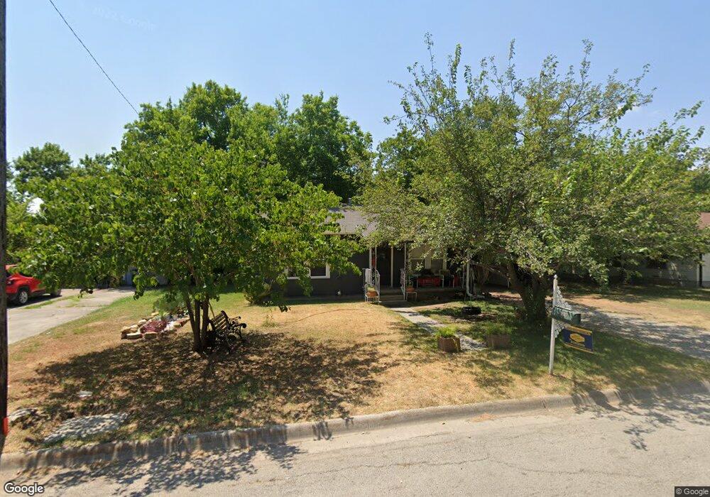 1807 N Culberson St, Gainesville, TX 76240 - photo 1