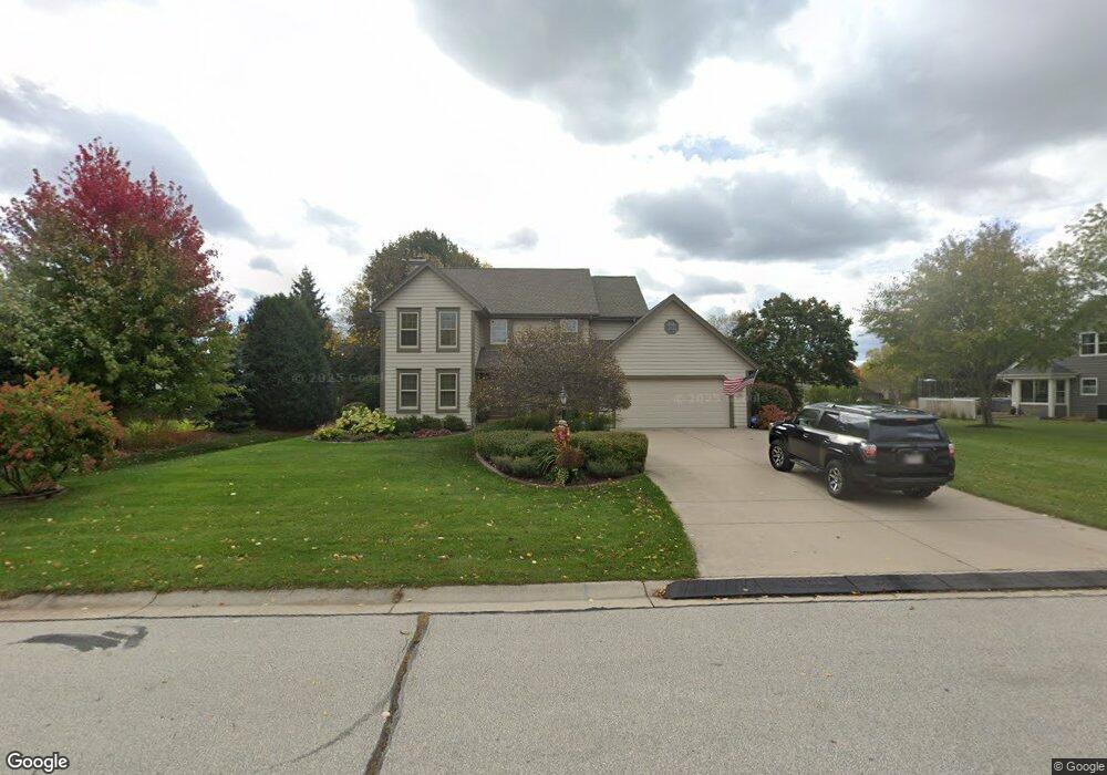 N71W14715 Terriwood Dr, Menomonee Falls, WI 53051 - photo 1