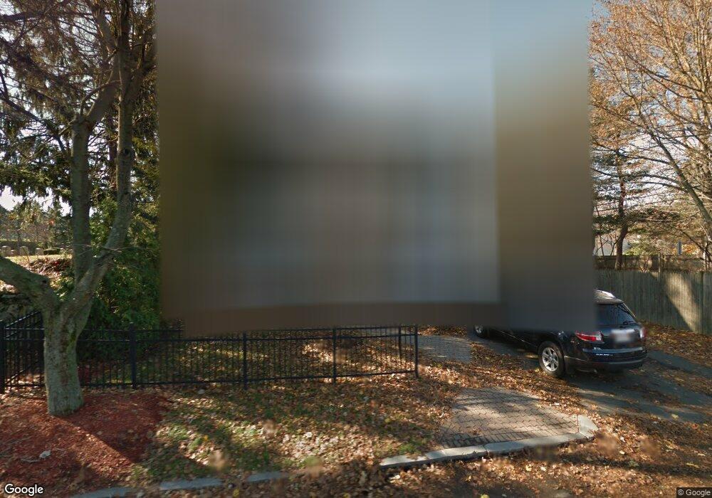 1005 Dedham St unit 1005,1005, Newton Center, MA 02459 - photo 1