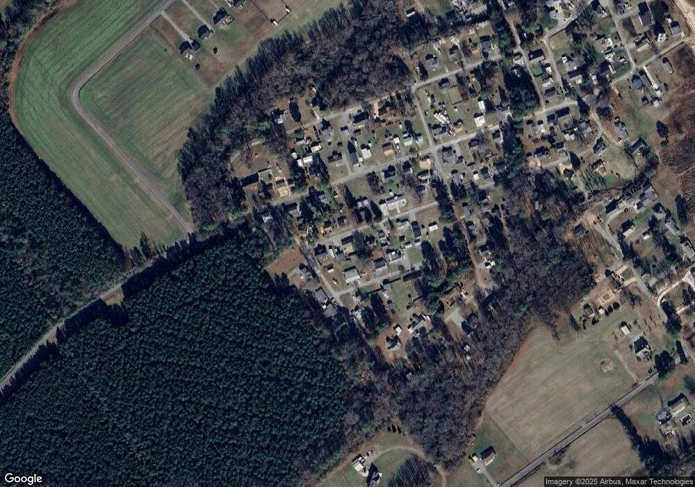 140 Waterview Dr, Dunnsville, VA 22454 - photo 1