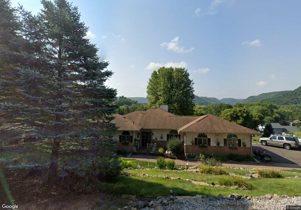 2019 Clinton Dr, Winona, MN 55987 - photo 1