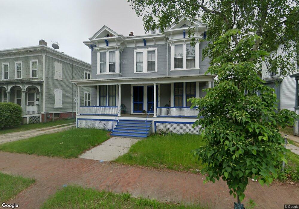 58 Thompson St unit 60, Springfield, MA 01109 - photo 1