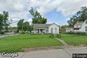 912 Cherokee St, Oskaloosa, KS 66066