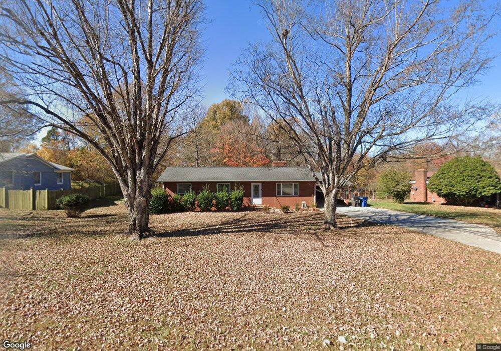 211 N Greenbriar Rd, Statesville, NC 28625 - photo 1