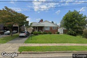 325 N 7th Ave, Manville, NJ 08835
