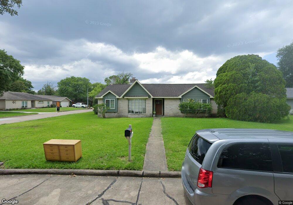 16934 Hibiscus Ln, Friendswood, TX 77546 - photo 1