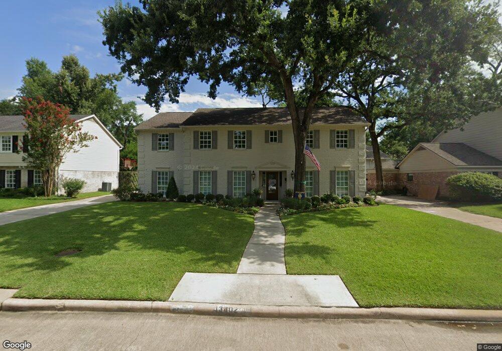 13402 Saint Marys Ln, Houston, TX 77079 - photo 1