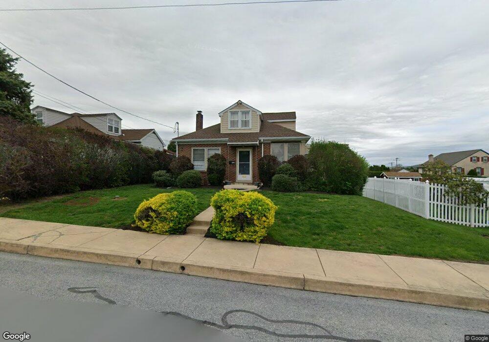 323 Ridge Ave, New Holland, PA 17557 - photo 1