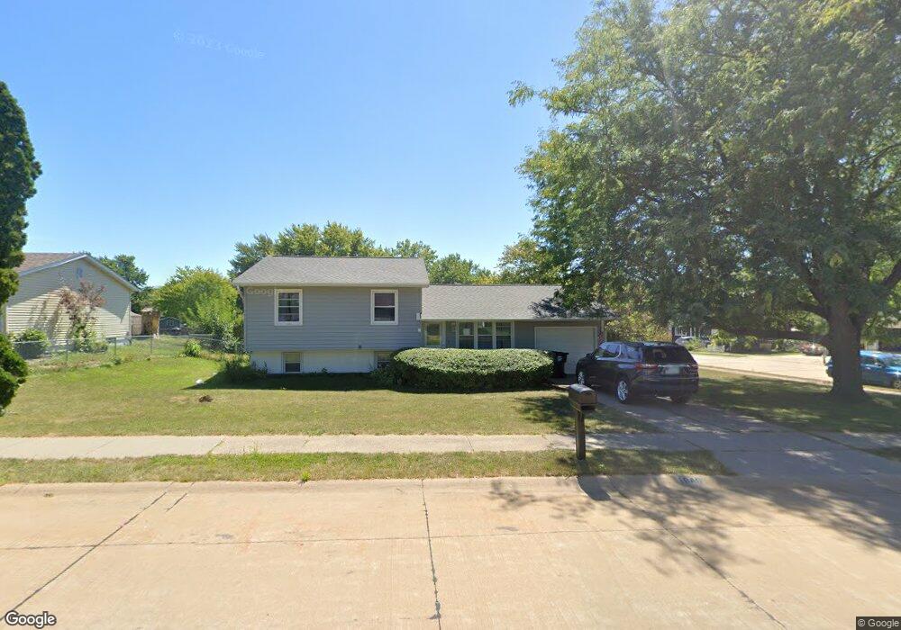 1649 W 49th St, Davenport, IA 52806 - photo 1