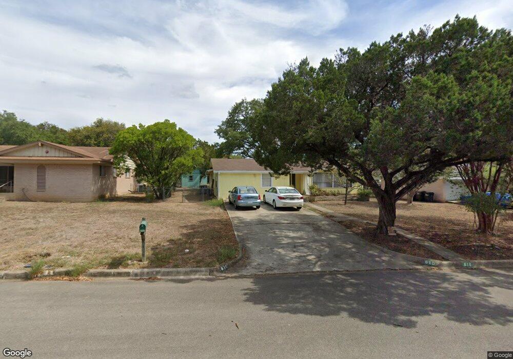 610 N Bishop St, San Marcos, TX 78666 - photo 1