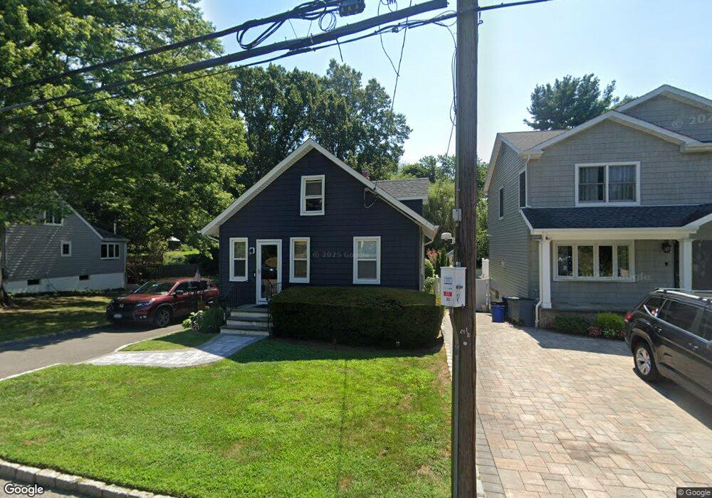 78 Glen Cove Dr, Glen Head, NY 11545 - photo 1