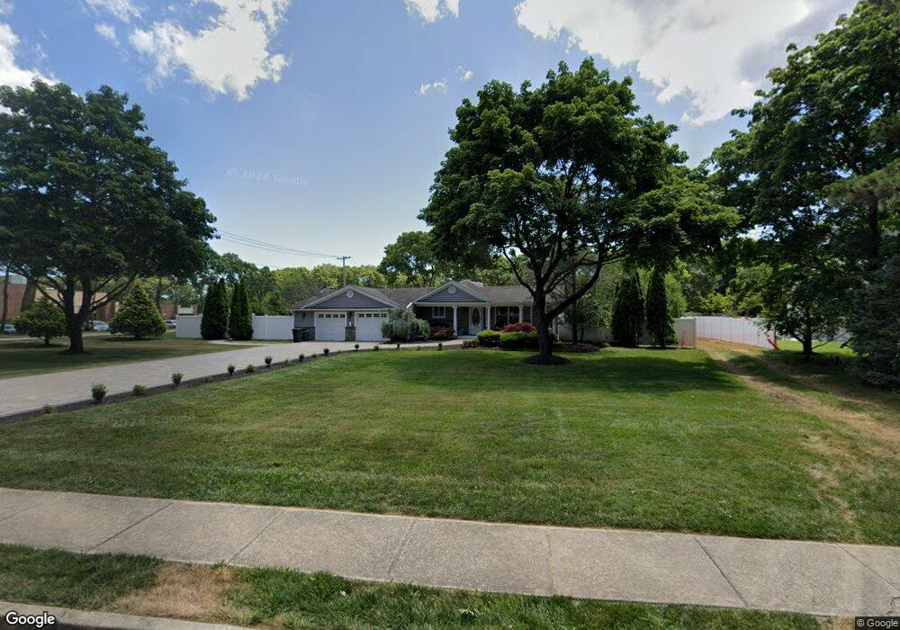 1 Blackpine Ct, Holtsville, NY 11742 - photo 1