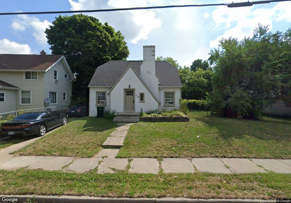 913 Dakin St, Lansing, MI 48912 - photo 1