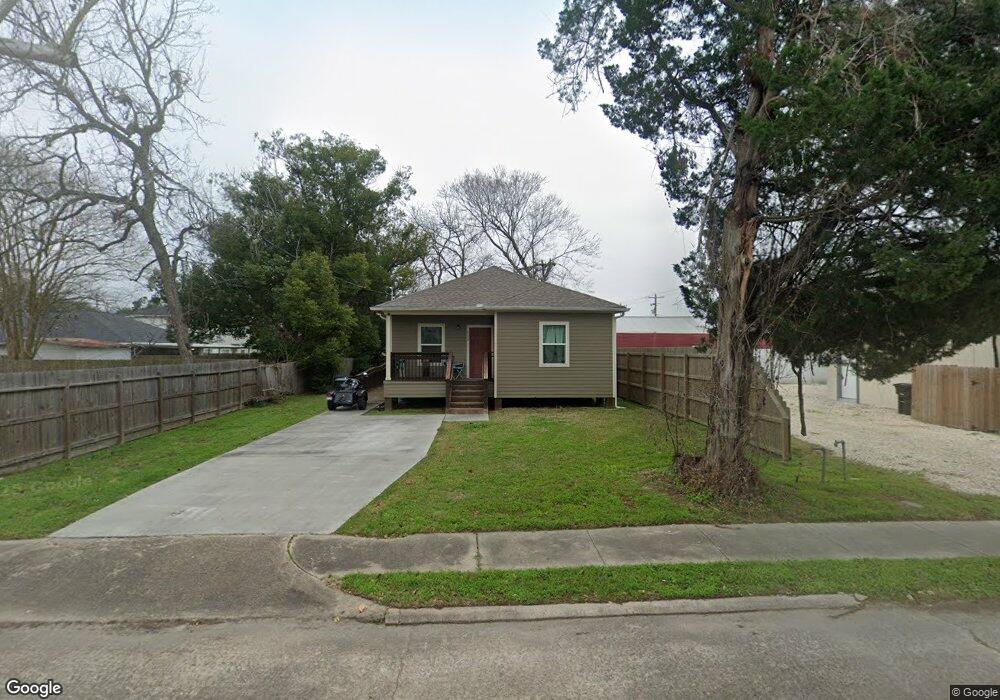 613 S Hood St, Alvin, TX 77511 - photo 1