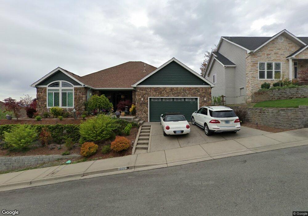 224 Landau Ln, Grants Pass, OR 97527 - photo 1