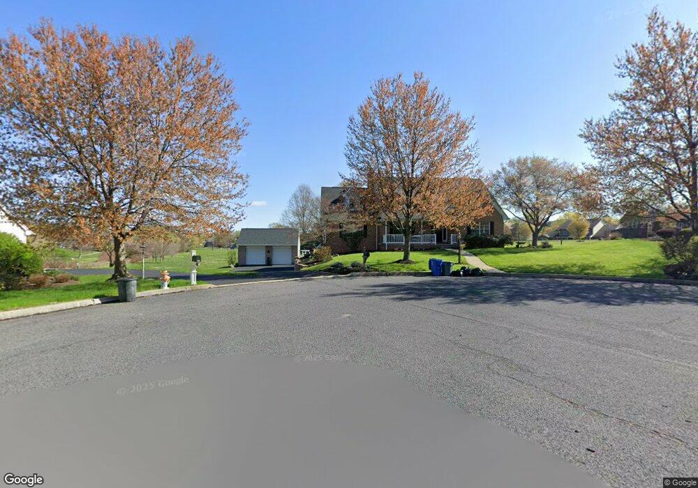 537 Acorn Ct, Reading, PA 19605 - photo 1