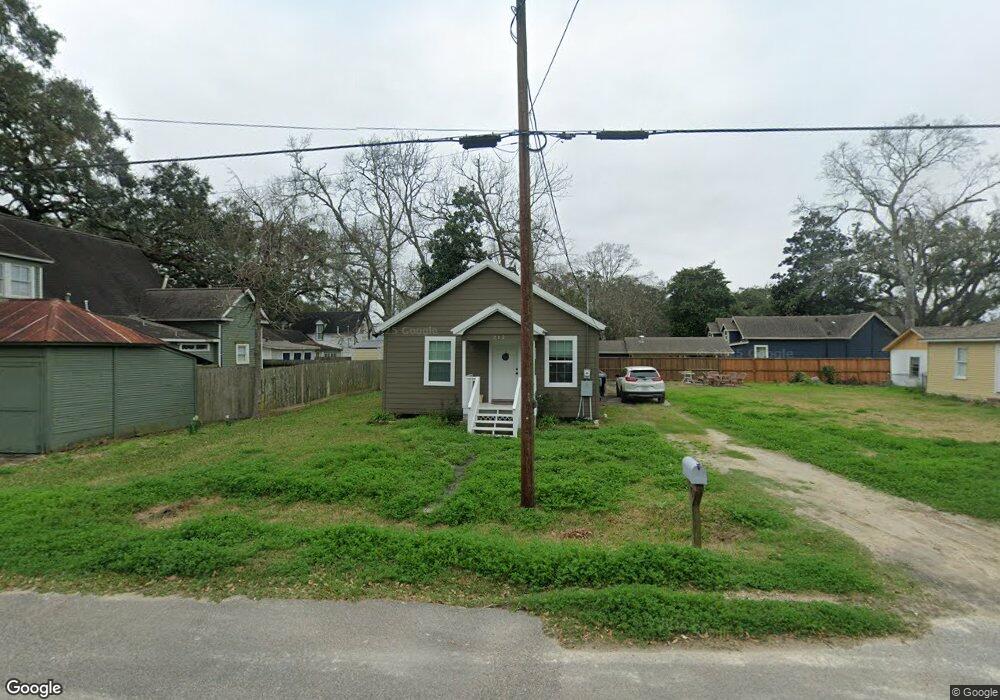212 S Hill St, Alvin, TX 77511 - photo 1