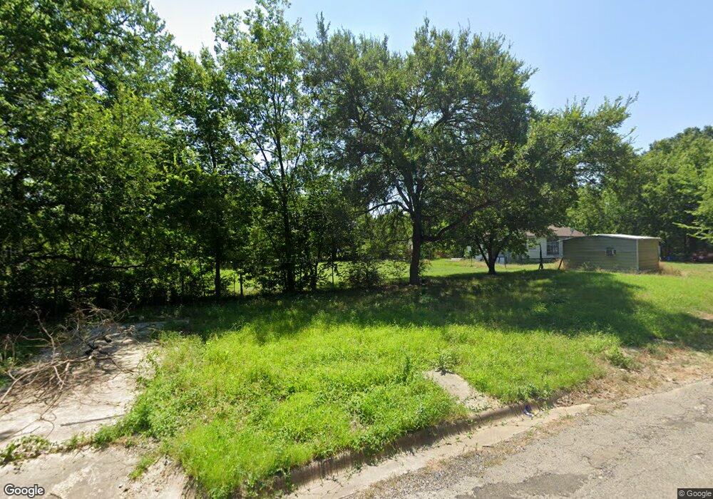 1612 Oriental St, Bonham, TX 75418 - photo 1