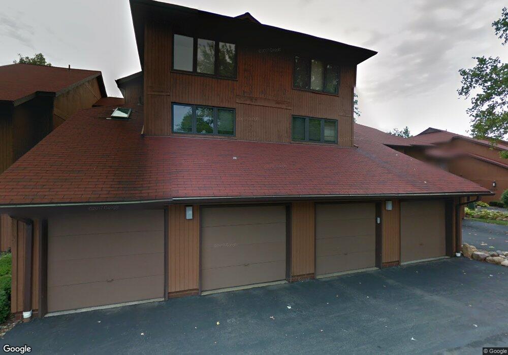 25036 Mill River Rd unit 25036, Olmsted Falls, OH 44138 - photo 1