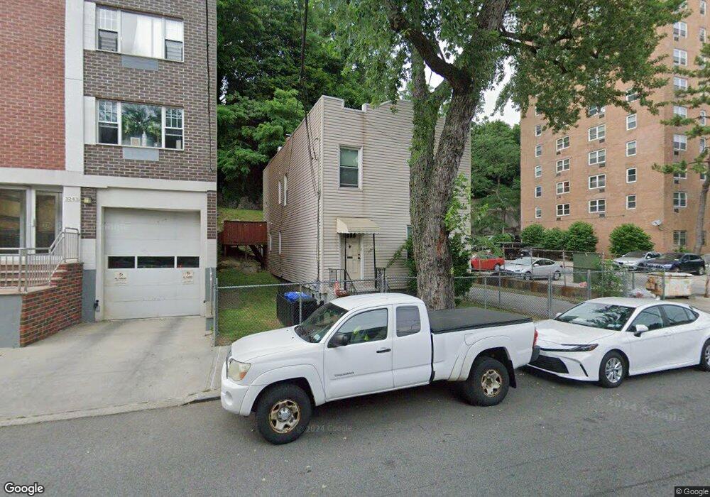 3253 Irwin Ave, Bronx, NY 10463 - photo 1