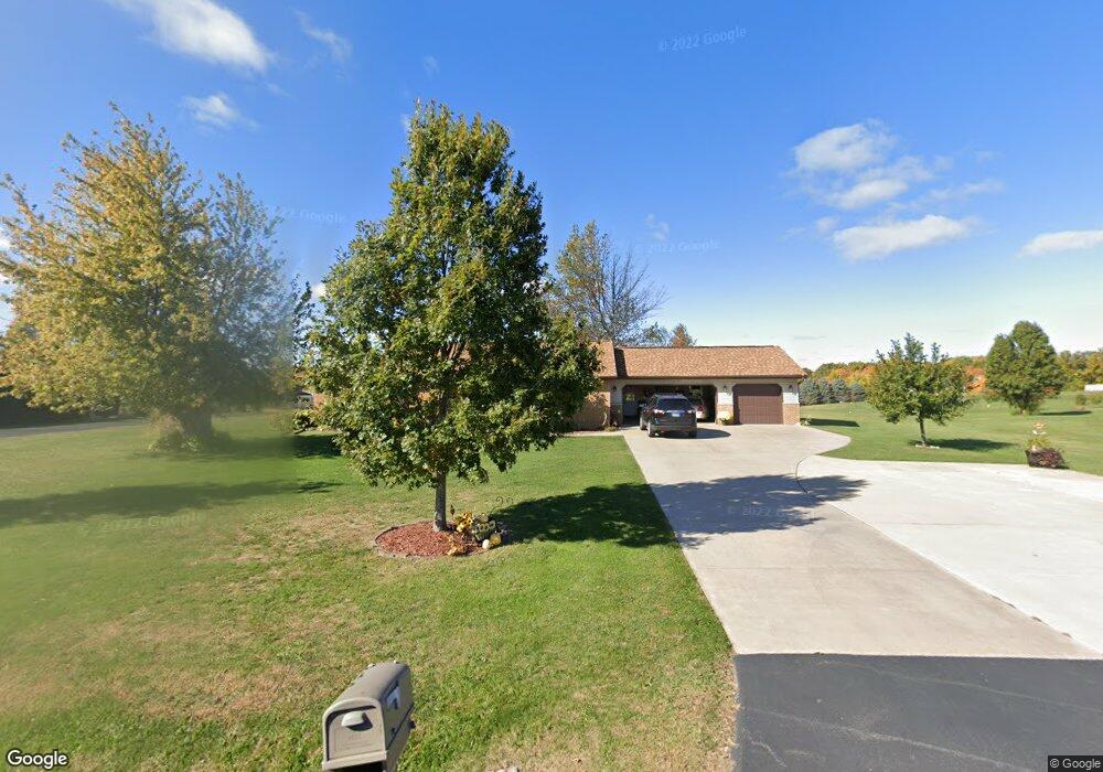 802 S Cummings Ln, Washington, IL 61571 - photo 1
