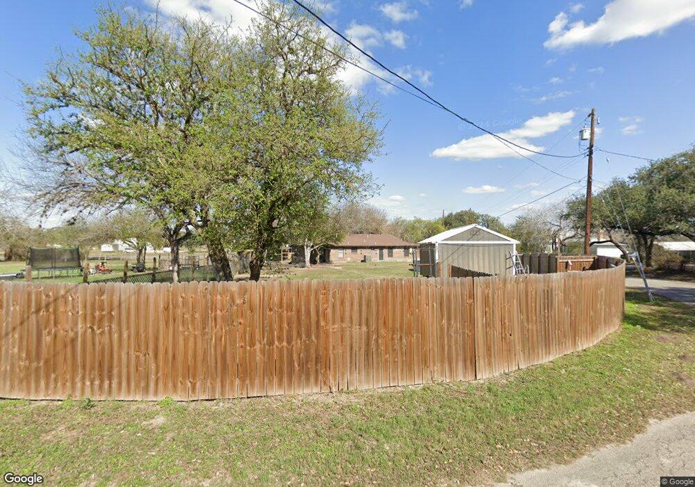 1200 W Flournoy St, Beeville, TX 78102 - photo 1