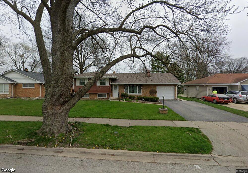 641 Iroquois Dr, Aurora, IL 60506 - photo 1