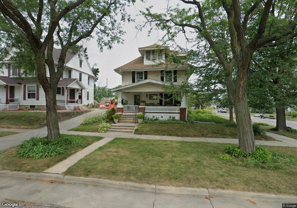 1304 A Ave NW, Cedar Rapids, IA 52405 - photo 1