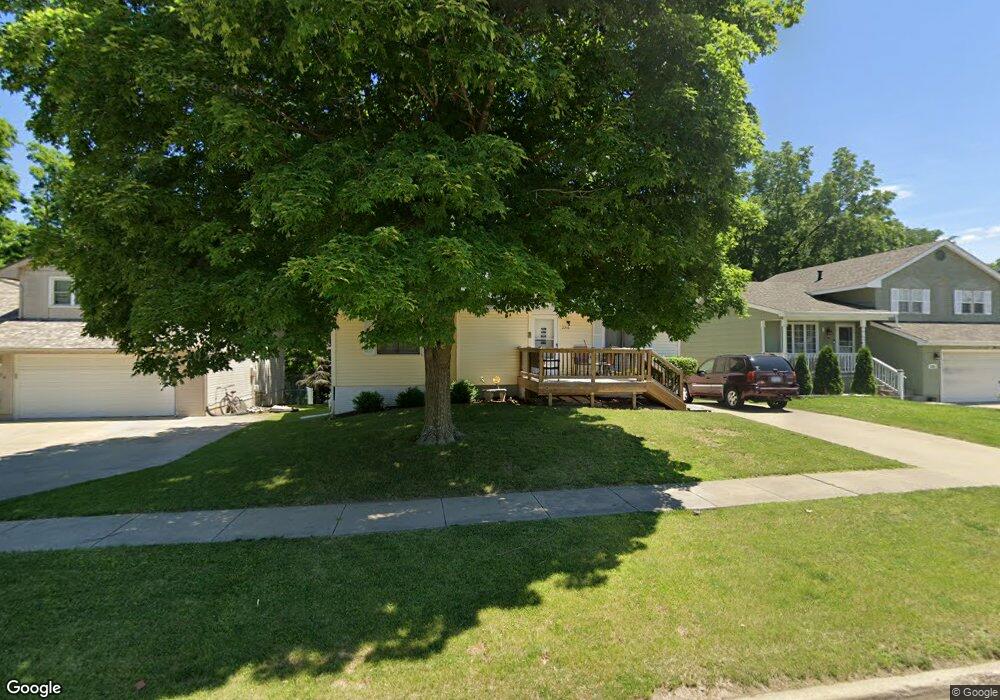 2216 Maish Ct, Des Moines, IA 50320 - photo 1