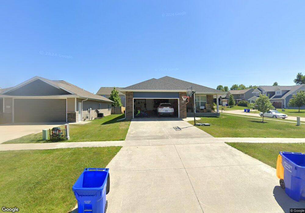 612 W Orange St, West Branch, IA 52358 - photo 1