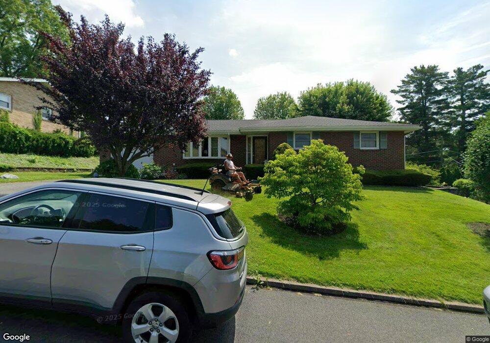 22 Forest Dr, Nazareth, PA 18064 - photo 1