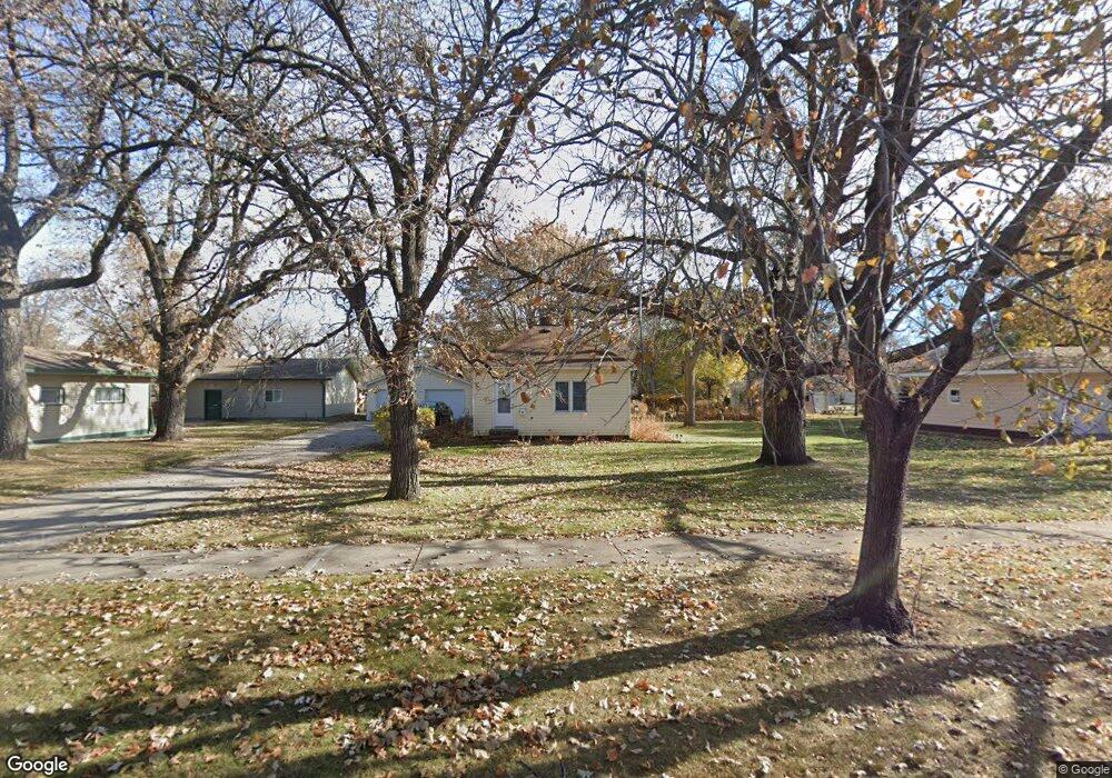 910 Broadway Ave S, Sauk Rapids, MN 56379 - photo 1